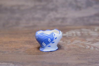 Mini Porcelain Pot-sgraffito [SOLD] $30.00