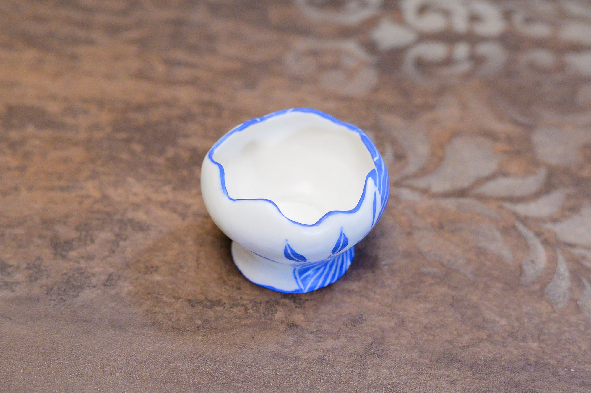 Mini Porcelain Pot-sgraffito [SOLD] $30.00